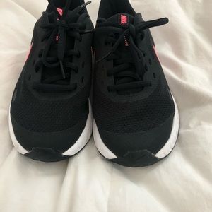 Nike girls running shoe, size youth 5, worn once
